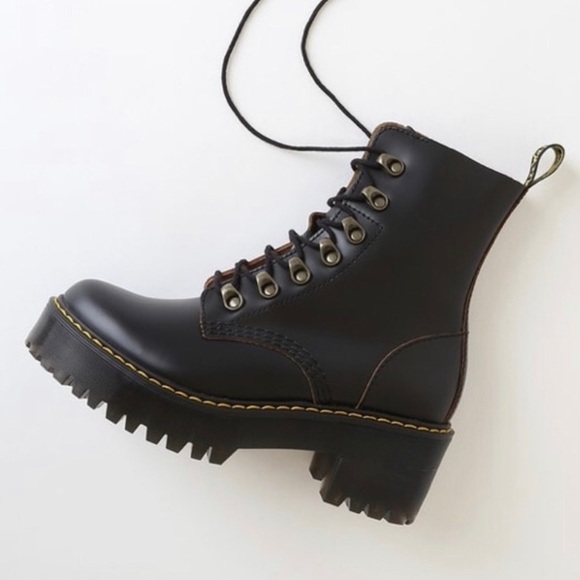 New Dr Martens Leona vintage smooth leather boots - Picture 12 of 14
